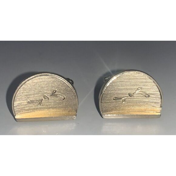 Vintage Shields Fifth Avenue Cufflinks Original Box Gold Toned Curved Etched - Picture 3 of 8